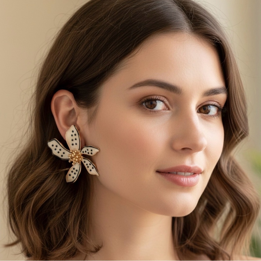 2/$30🌵 Cream Black Polka Dot Flower Earrings Statement Jumbo Garden Floral NEW